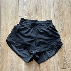 Lululemon hotty hot high rise 2.5 inch